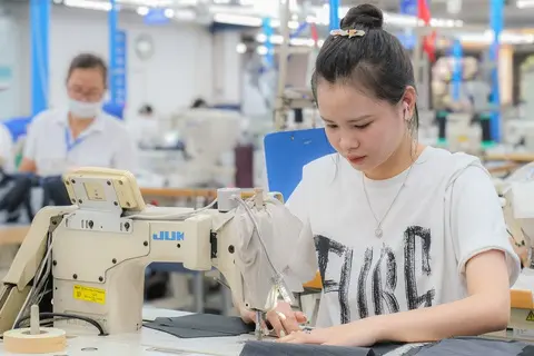 2fdprp cong nhan cong ty may 2 1744876471755351789258