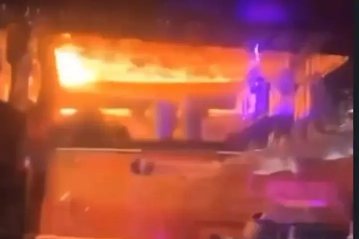 bmyhhr clip khoanh khac hoa hoan bung phat tai mot quan bar o thuy si trong dem giao thua 40 nguoi tu vong1 16425821