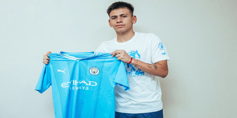 claudio echeverri gia nhap man city