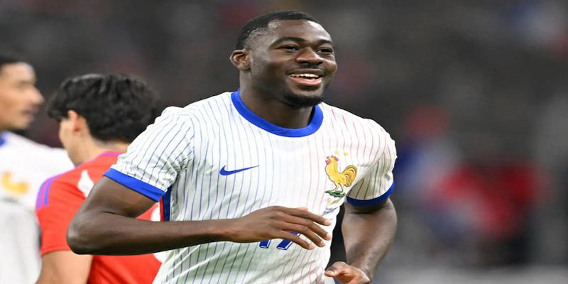 danh hieu cua tien ve randal kolo muani