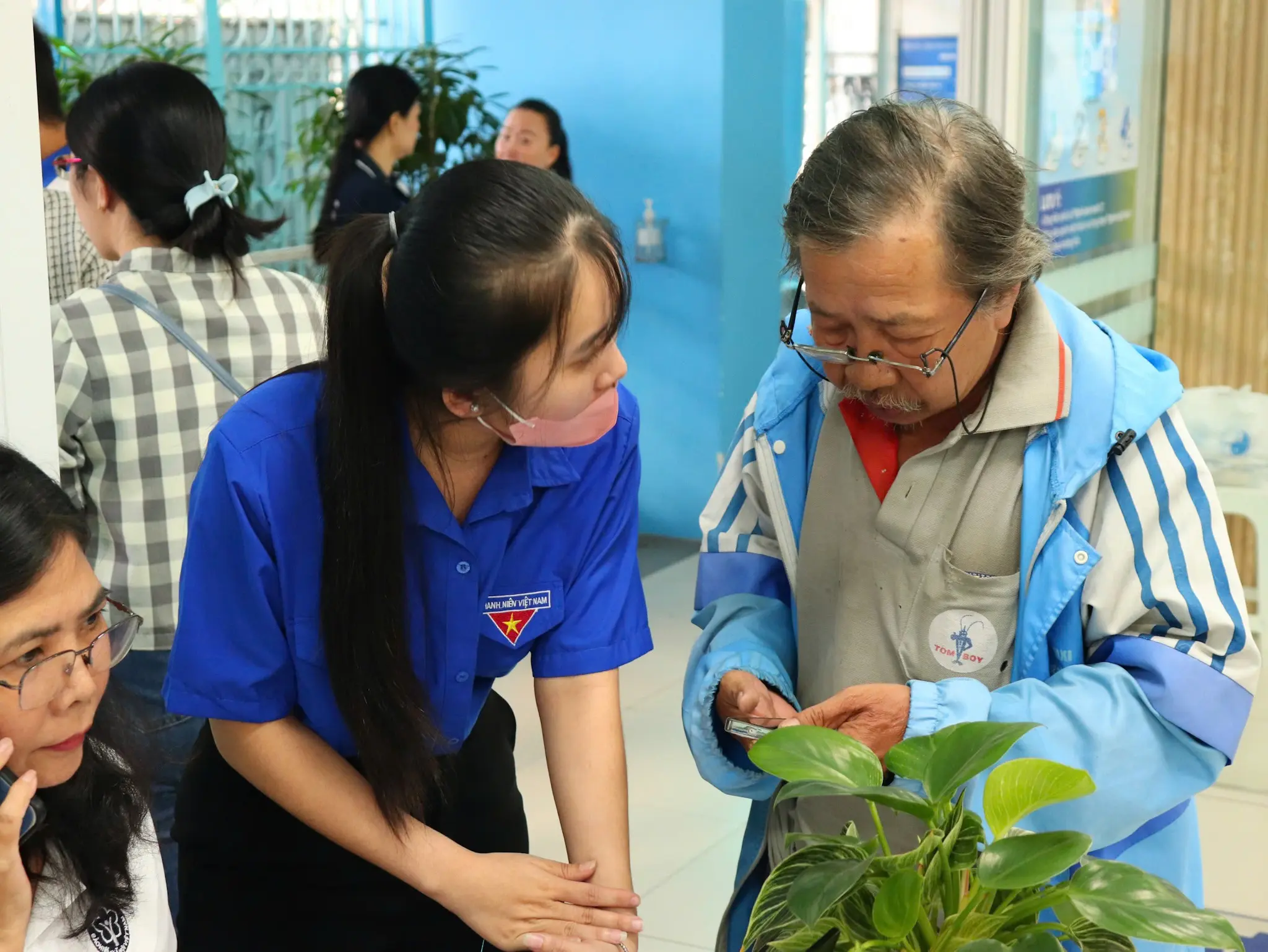 f9tmph 60385832714439374377389538607395107149222643n 17667154155751699471179