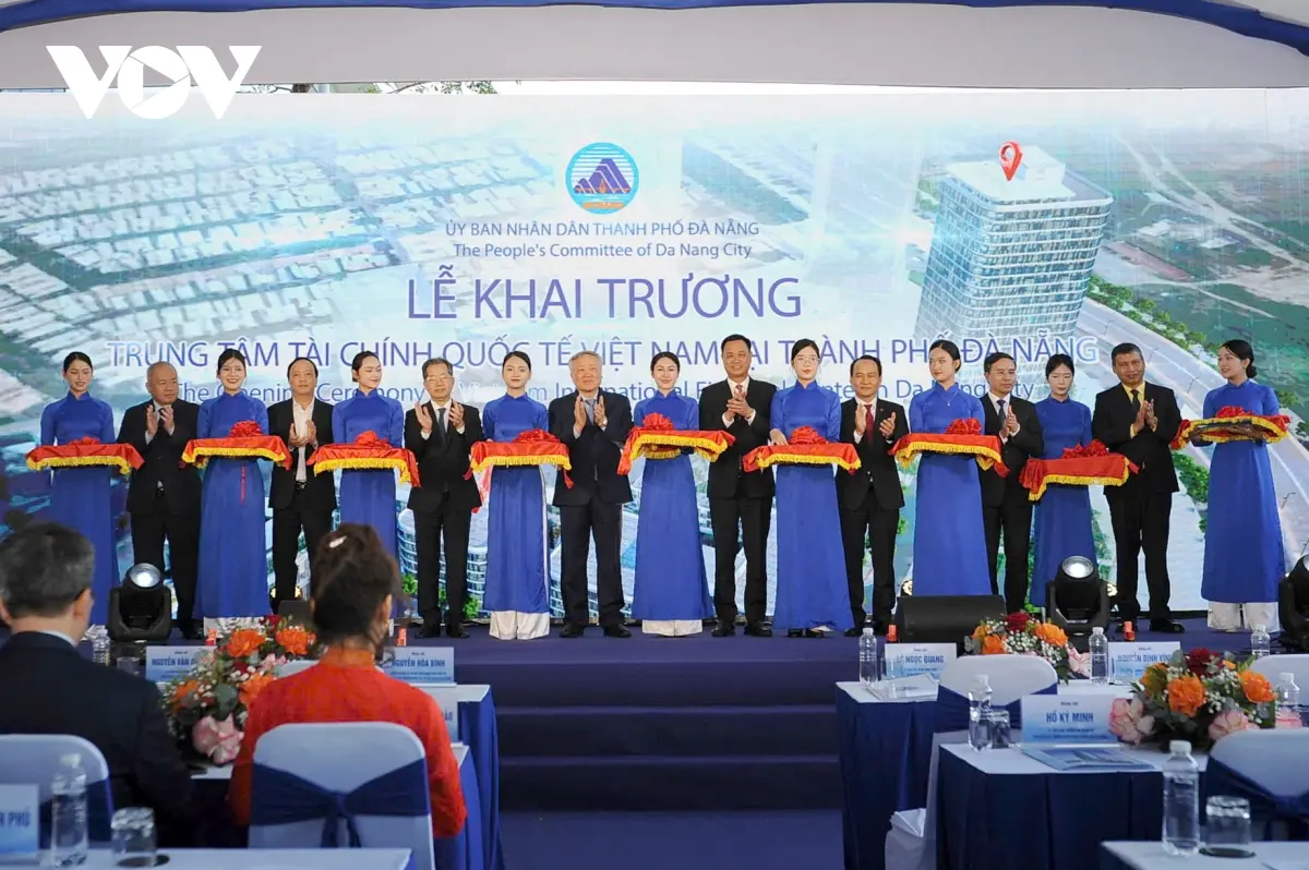 kg14o0 cat bang khai truong trung tam tai chinh quoc te viet nam tai da nang