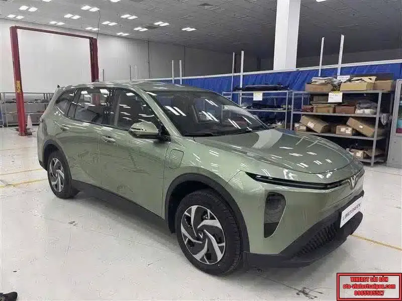 kg36cq xe vinfast limo xe dien 7 cho cua vinfast 20250609 03 vinfast sai gon oto vinfastsaigon.com