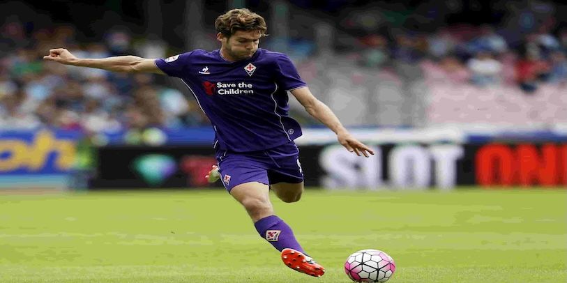 marcos alonso trong mau ao doi tuyen tay ban nha