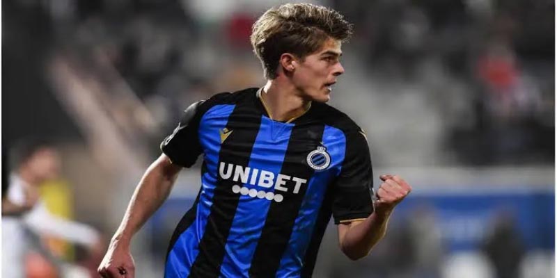 phong cach thi dau cua charles de ketelaere