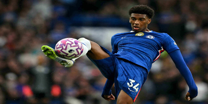 phong cach thi dau cua josh acheampong