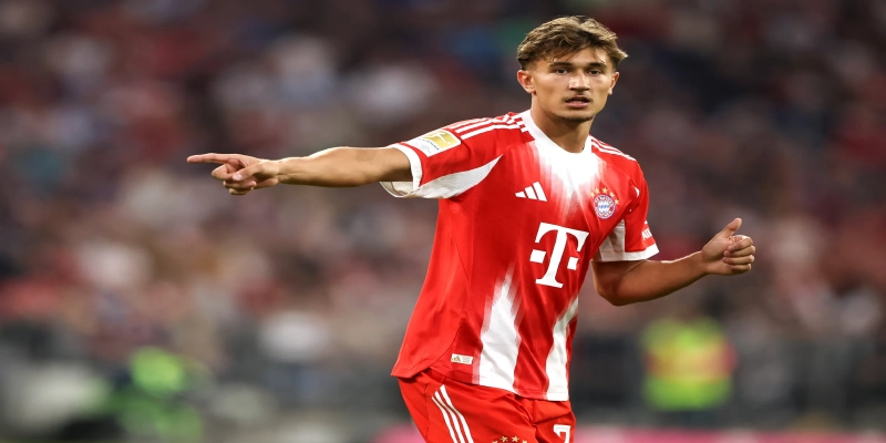 phong cach thi dau cua tom bischof