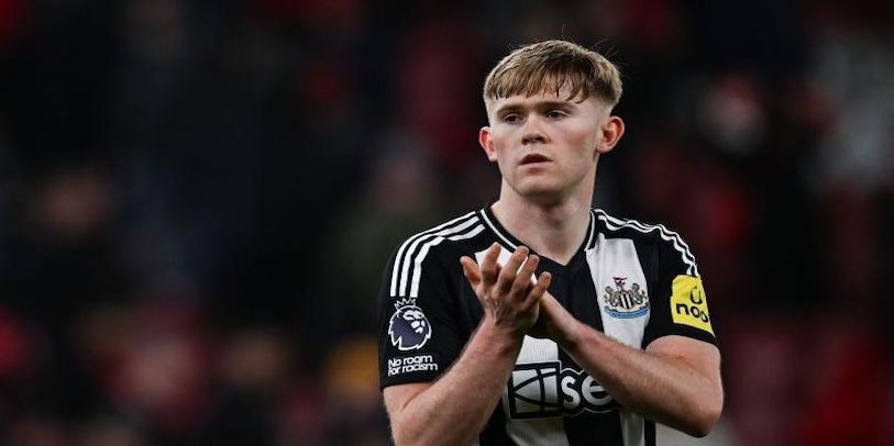 phong cach thi dau dac trung cua cau thu lewis hall