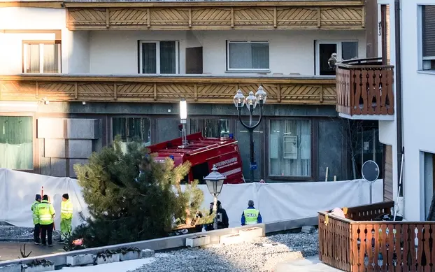 q6wie2 ap26001303877864 1767256711032285888887 36 0 1462 2282 crop 17672567883141743132121