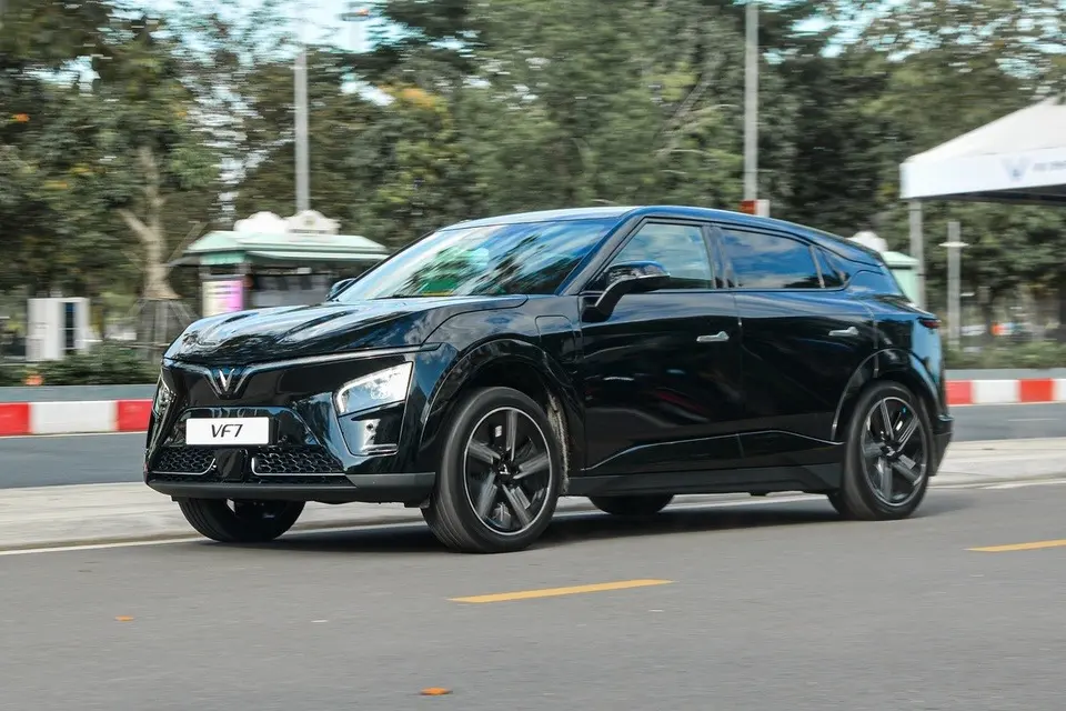 rsanr4 vinfast dieu chinh gia pin thay the o to dien anh2 edited 1768291001764