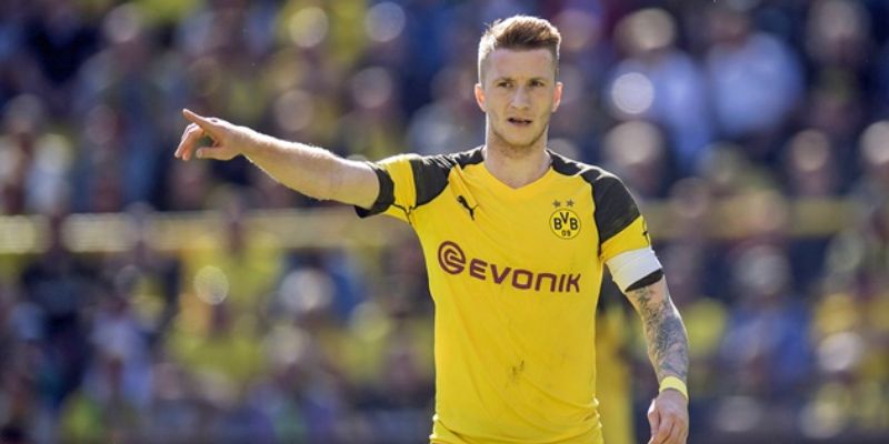 san signal iduna park va buc tuong vang huyen thoai