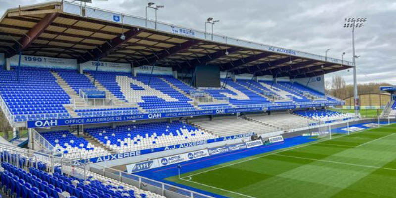 san van dong abbe deschamps