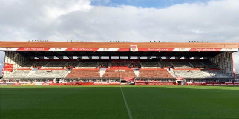 san van dong francis le ble