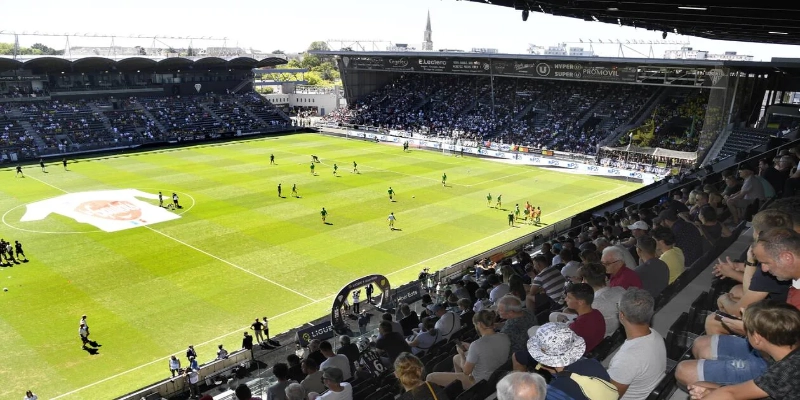 san van dong raymond kopa