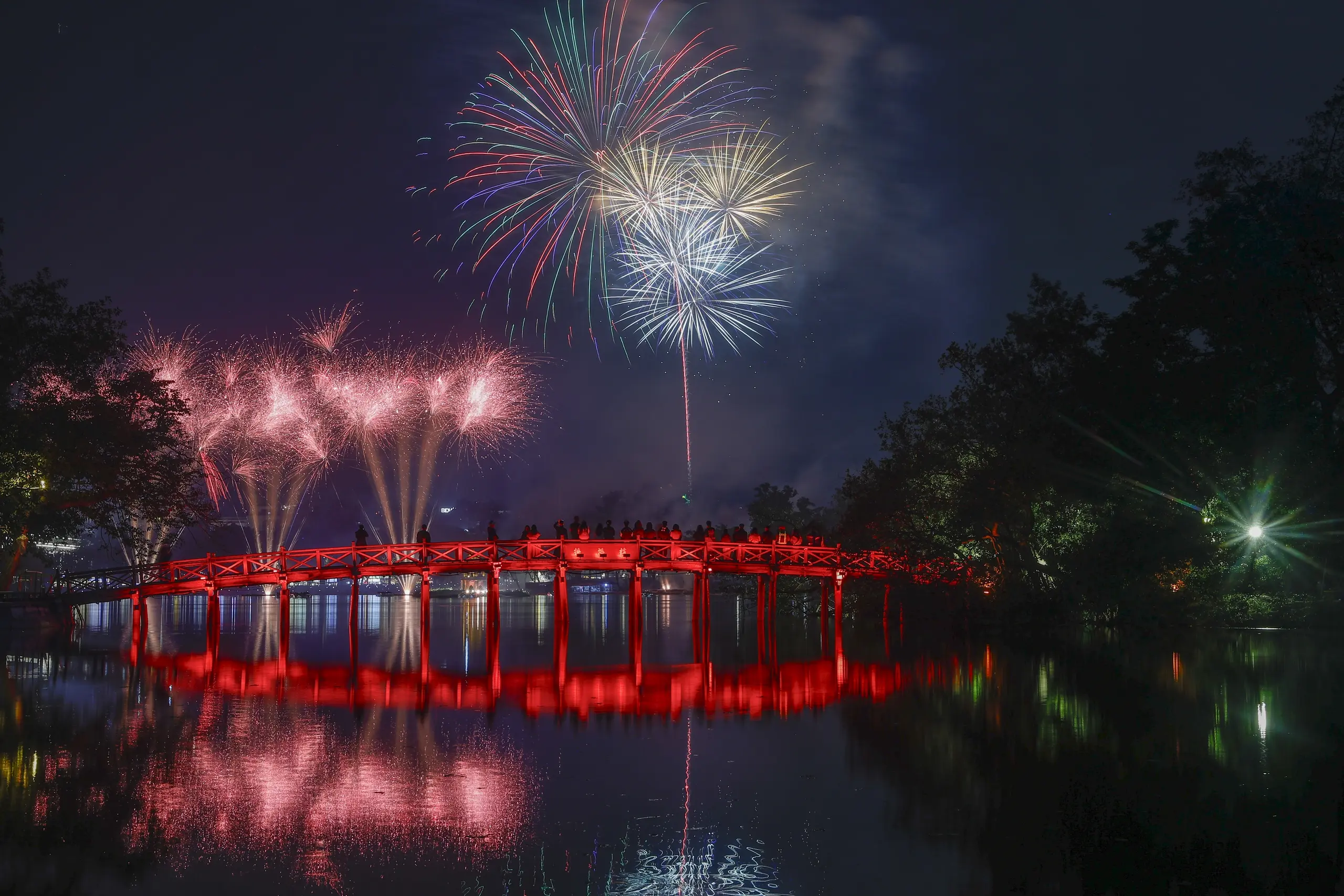 u70ud2 phao hoa nam moi duong lich 01012026 5 1767202471852410204332