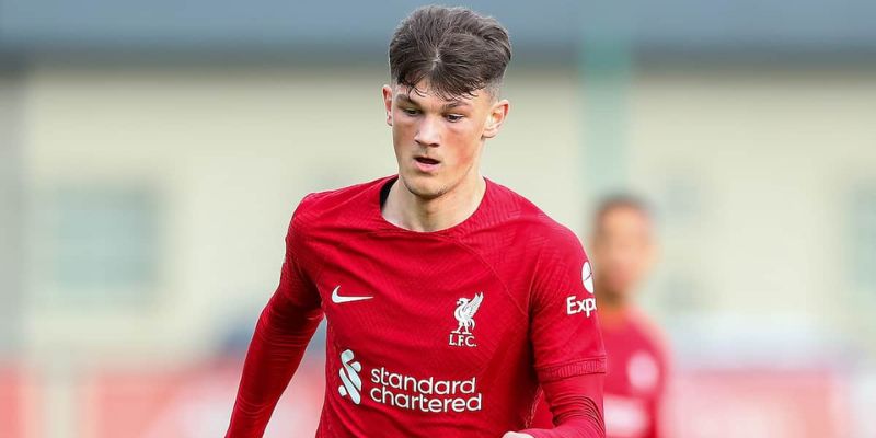 Phong Cách Thi Đấu: Một "Playmaker" Bên Hành Lang Cánh