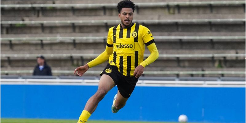 Cầu Thủ Almugera Kabar 