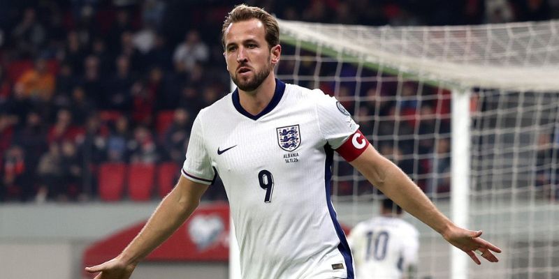 Harry Kane có khả năng ghi bàn cực tốt bằng 2 chân