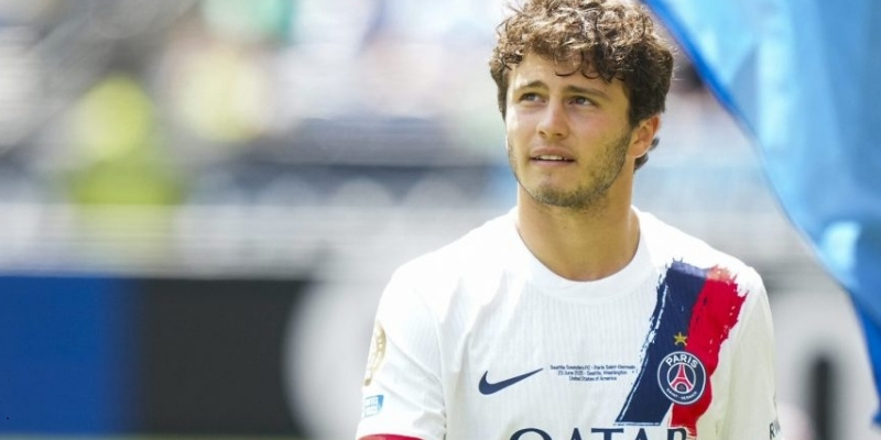 Tổng quan sự nghiệp cầu thủ João Neves