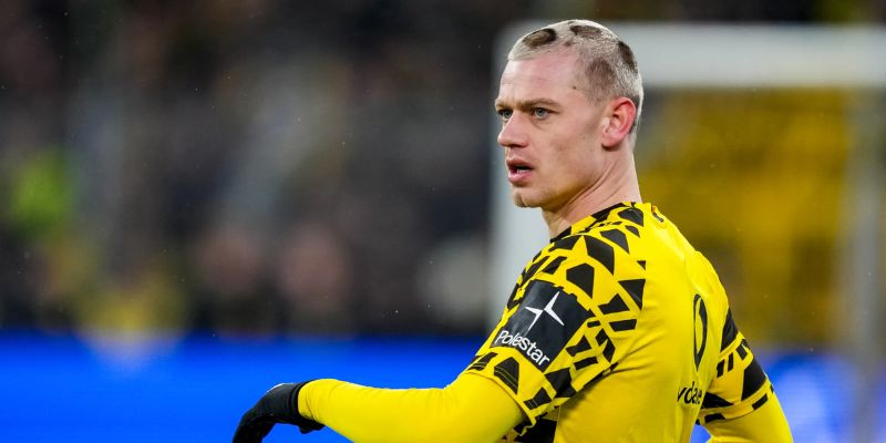 Cầu Thủ Julian Ryerson