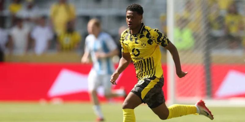 Julien Duranville gây ấn tượng với tốc độ "bứt phá"