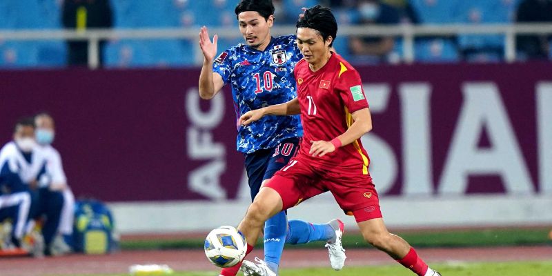 Phong cách thi đấu – kỹ thuật, mềm mại và giàu tư duy chiến thuật