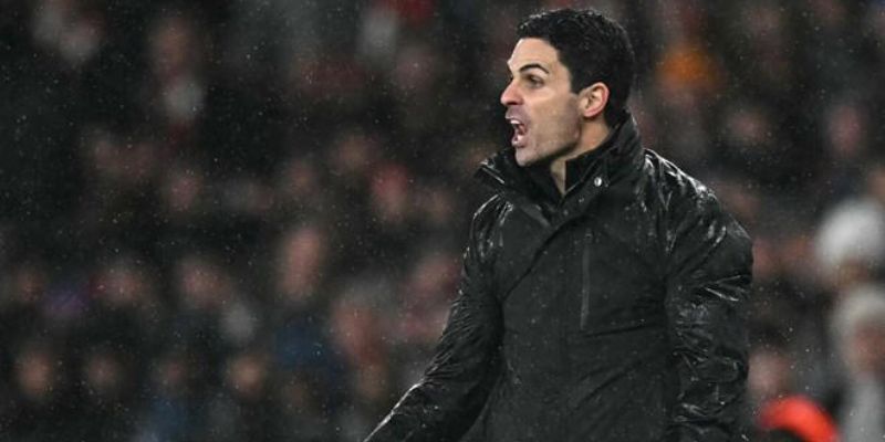 Arsenal và tranh cãi về lối chơi nhàm chán