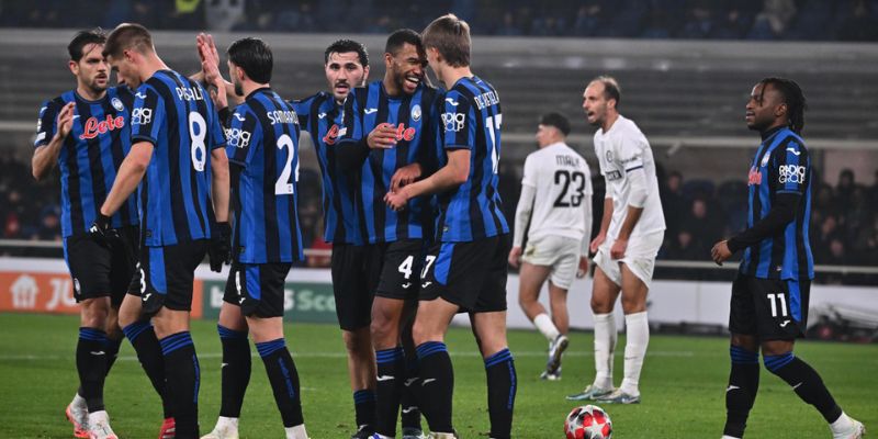 Các cầu thủ trẻ Atalanta tập luyện tại trung tâm Zingonia