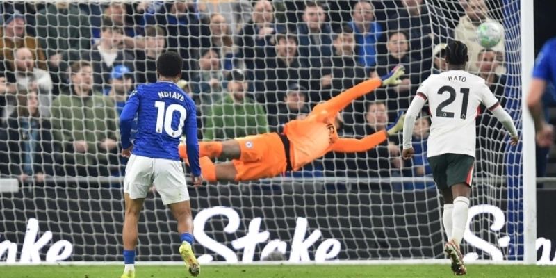 Everton chủ động chơi phòng ngự phản công