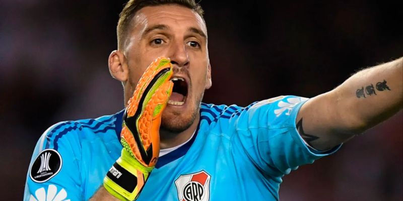 Franco Armani rạng rỡ bên chiếc huy chương vàng World Cup 2022