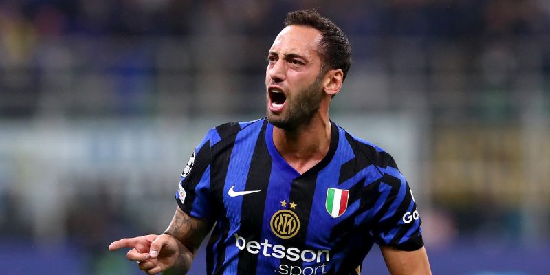 Hakan Calhanoglu là ai? Thông tin cá nhân và lý lịch