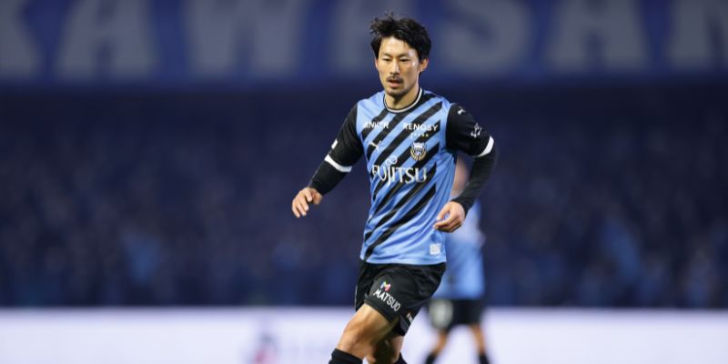 Lão tướng Akihiro Ienaga tập trung cao độ trong một buổi tập