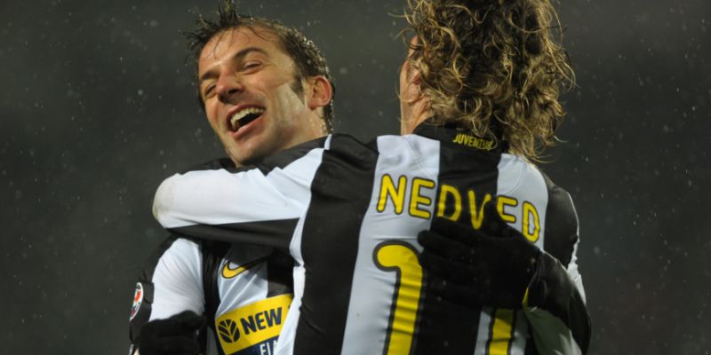 Quả bóng vàng 2003 là khoảnh khắc CH Séc chạm đỉnh tự hào