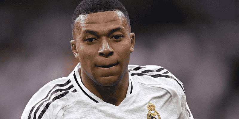 Nguồn thu và tổng giá trị tài sản của Kylian Mbappé
