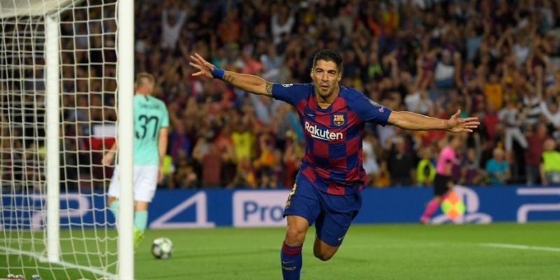 Suarez – tiền đạo bản năng, gai góc và không thể thay thế trong bóng đá hiện đại