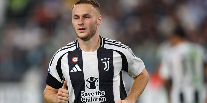 Phân tích phong cách thi đấu: Cỗ máy vạn năng khu trung tuyến