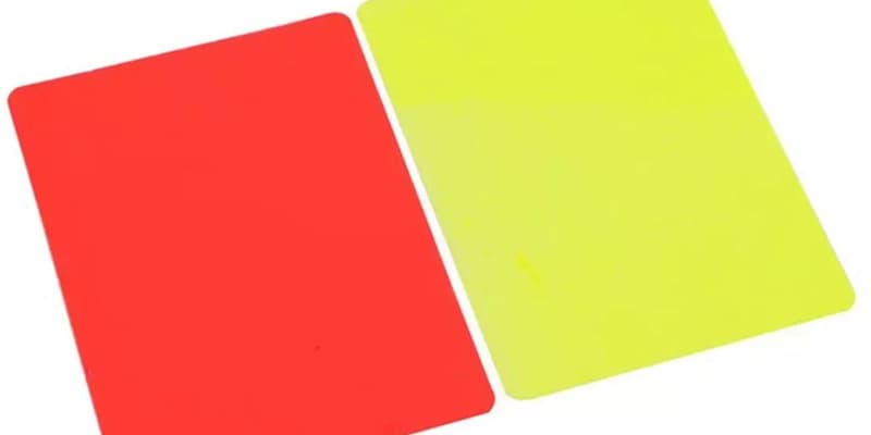 Ý nghĩa thẻ vàng và thẻ đỏ trong bóng đá