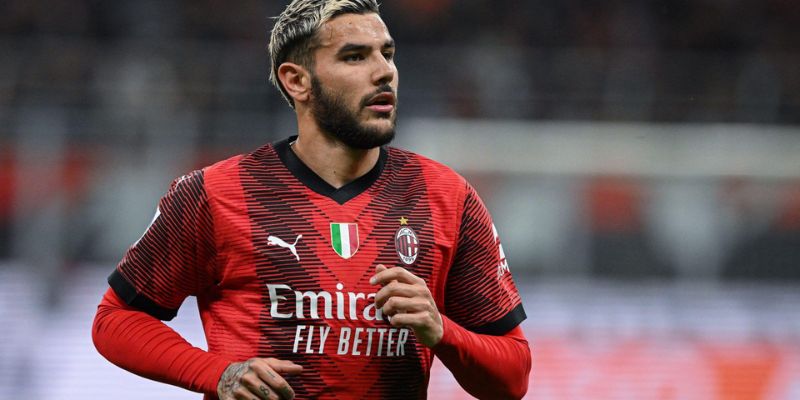 Theo Hernández nỗ lực tập luyện cùng đội tuyển Pháp cho World Cup