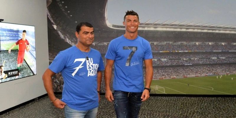 Tuổi Thơ Tại Madeira Và Tình Yêu Với Bóng Đá