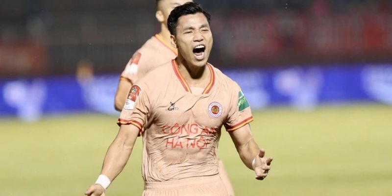 Vũ Văn Thanh – Hậu vệ giàu tốc độ và dấu ấn đặc biệt của bóng đá Việt Nam