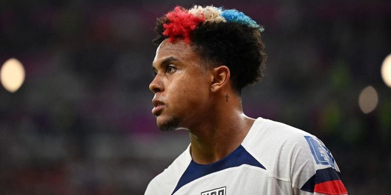 Phân tích phong cách thi đấu: Sự đa năng và bộ óc chiến thuật