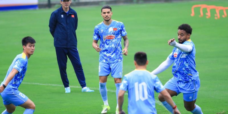 Xuân Son và Hoàng Hên cùng xuất hiện trong đội hình