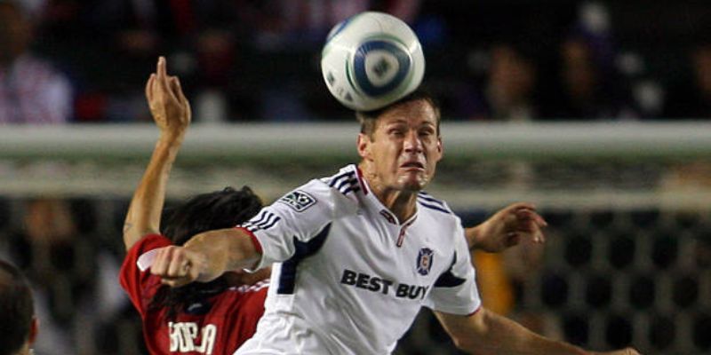 Đỉnh cao sự nghiệp tại Fulham và giải ngoại hạng anh