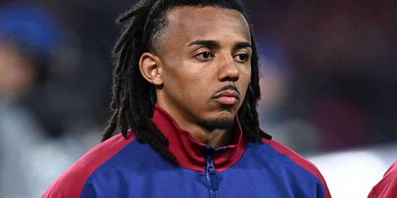 Tắc kè hoa tại Barcelona và Đội tuyển Pháp