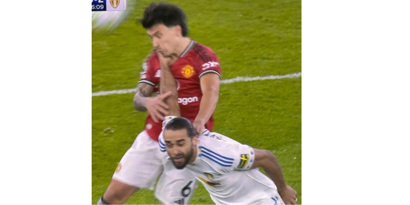 HLV Carrick phản ứng mạnh mẽ sau trận đấu