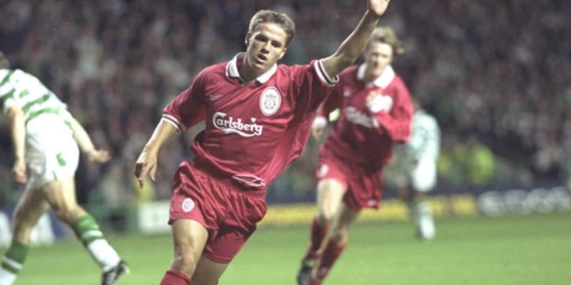 Michael Owen ở màu áo Liverpool.