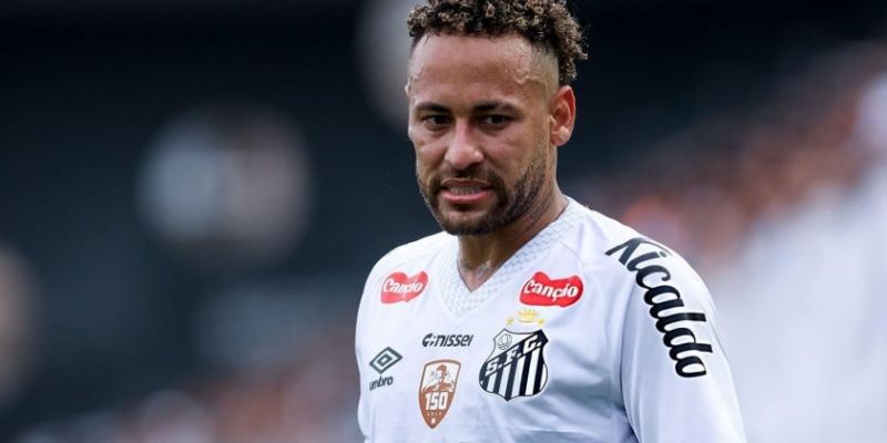 Tư duy chơi bóng linh hoạt giữa vai trò ghi bàn và kiến tạo