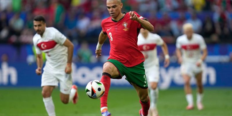 Khi phòng ngự không chỉ là phản ứng mà là kiểm soát tâm lý đối thủ