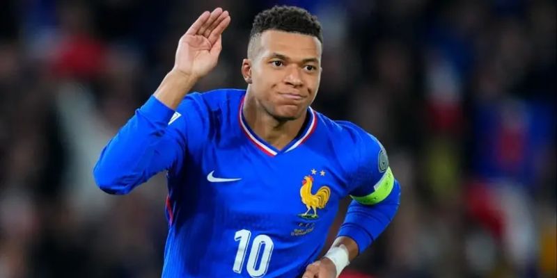 Tuổi thơ và nền tảng gia đình của Mbappé