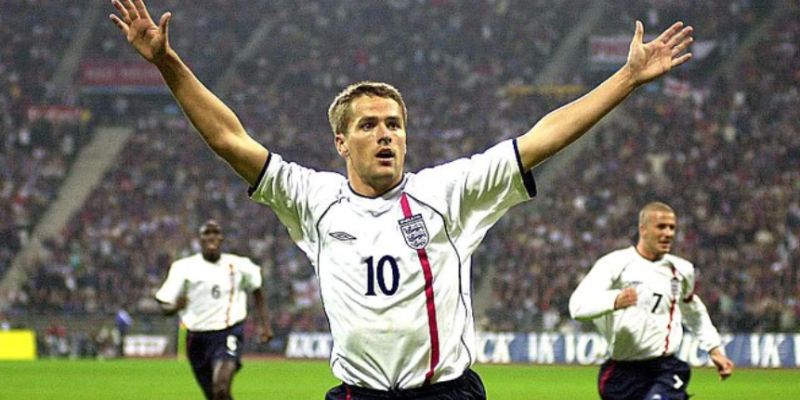 Michael Owen trong màu áo DT Anh.